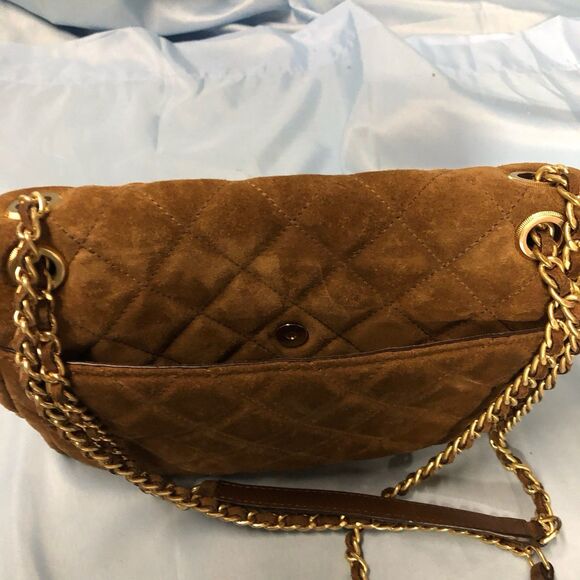 Michael Kors Quilted Taupe Sueded Crossbody Classic Luxury - Picture 4 of 6